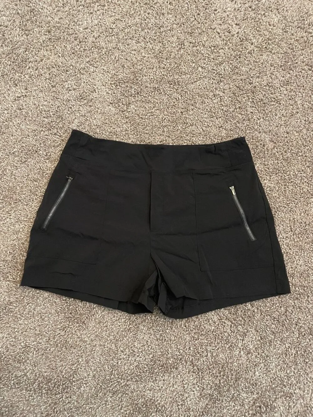 Athleta Trekkie North Mid Rise Shorts